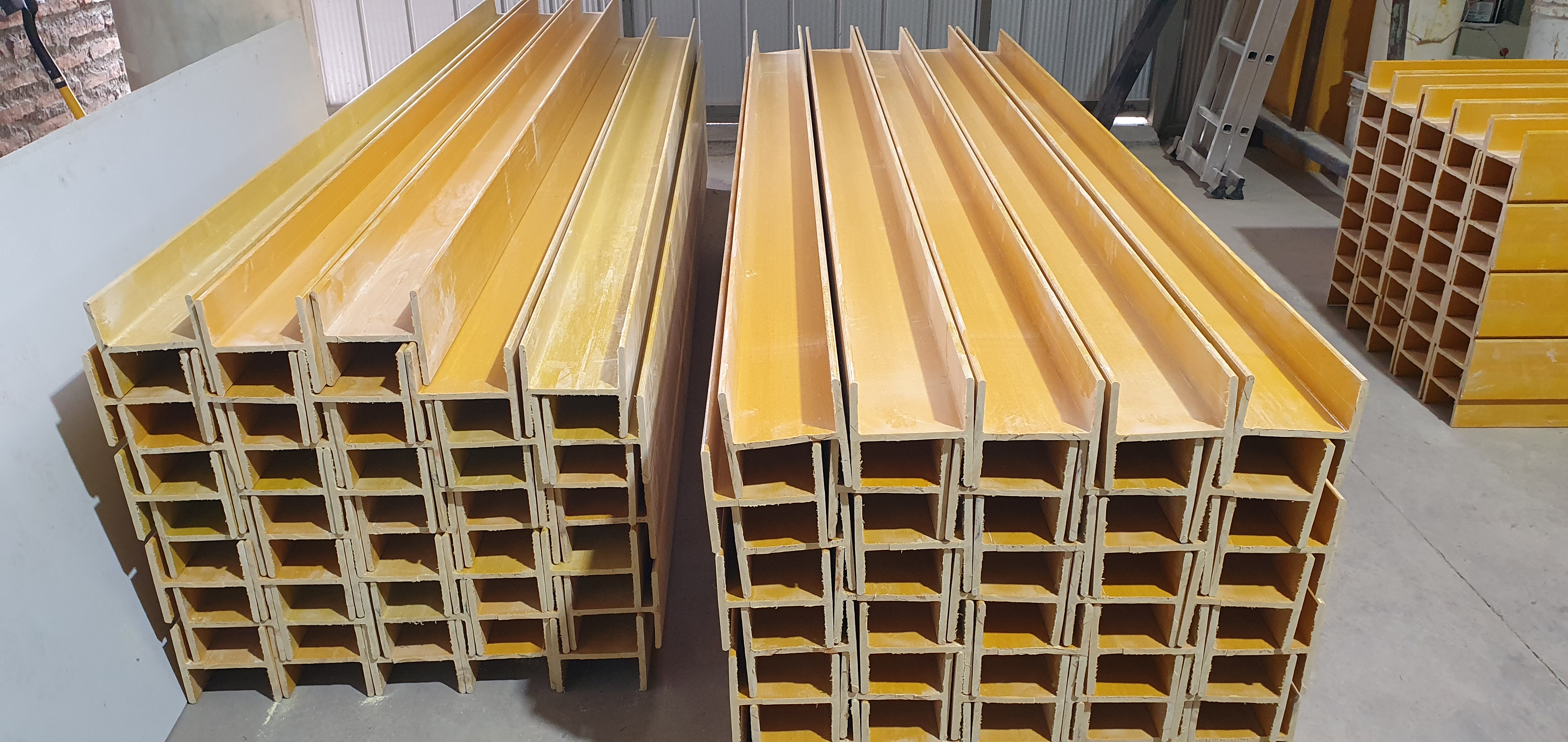 Vigas FRP 150×150×10 mm – INDPUL